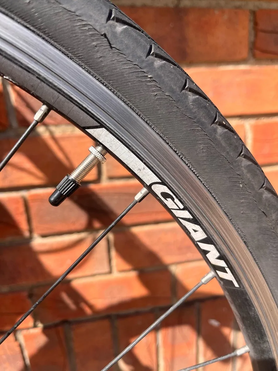 Giant escape men’s hybrid bike - Image 4