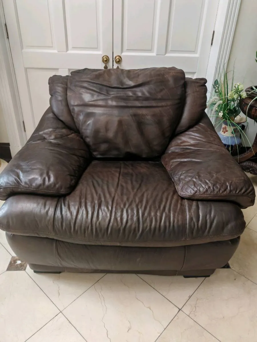 Leather arm chair and 2 seater sofa. - Image 1