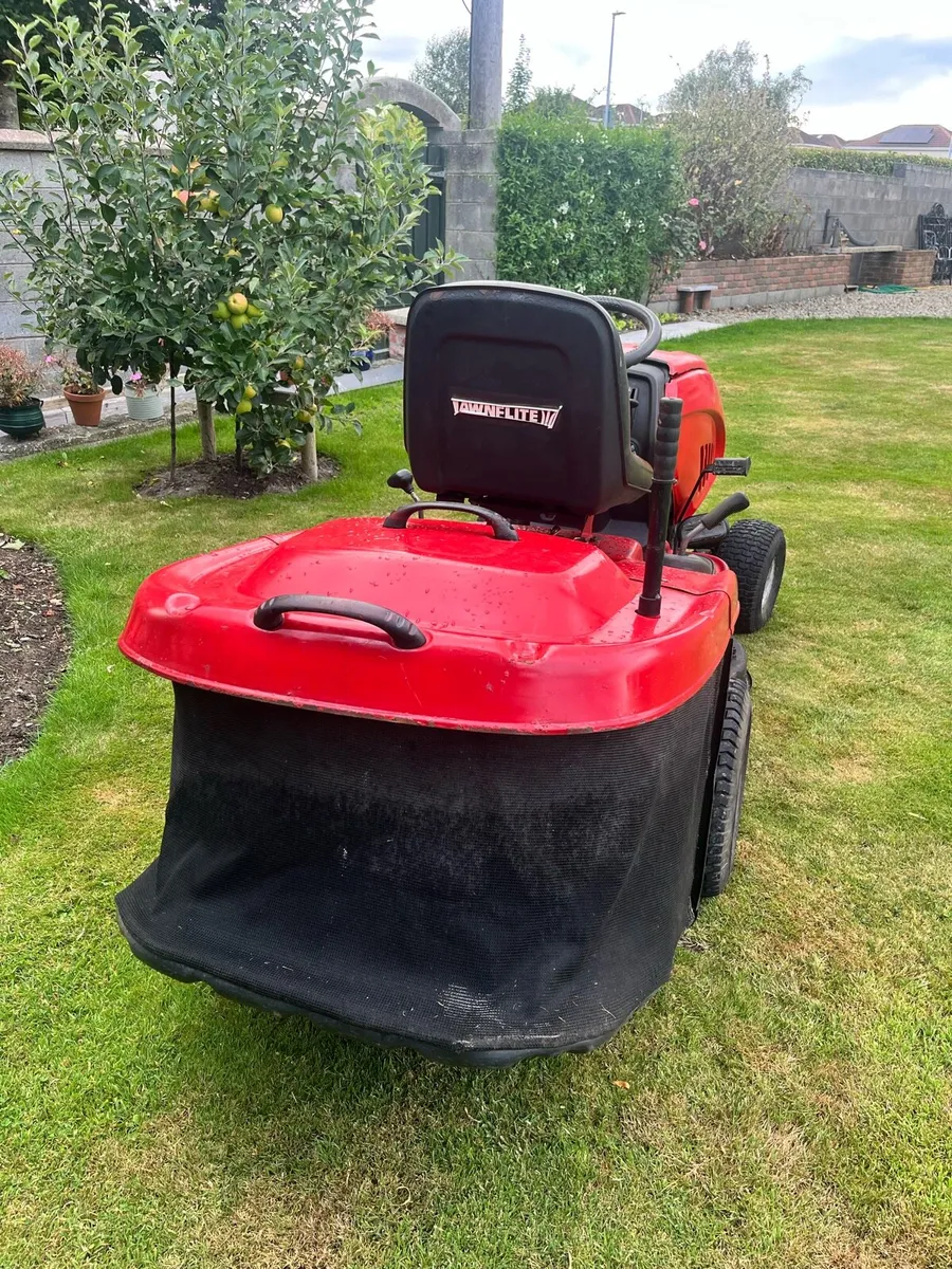 Ride on lawnmower - Image 4