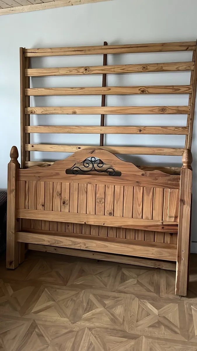 Mexican pine king size bed - Image 1