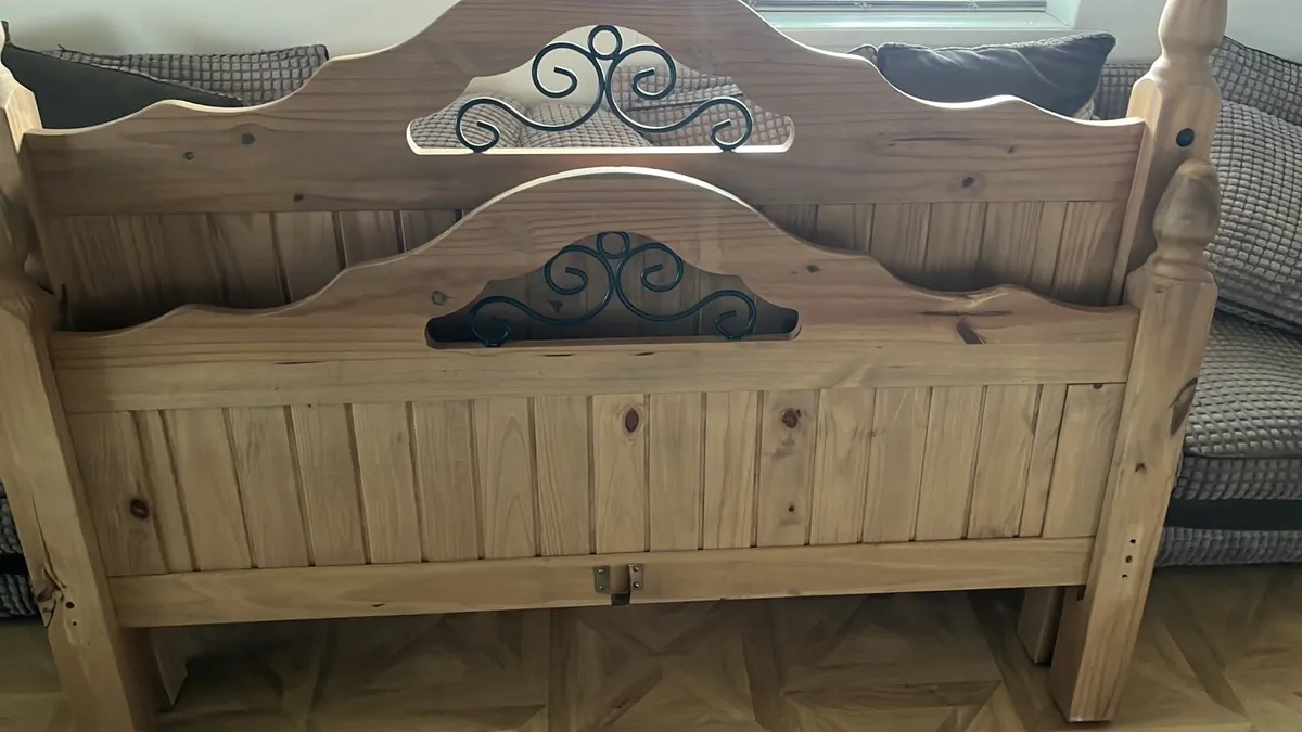 Mexican pine king size bed - Image 4