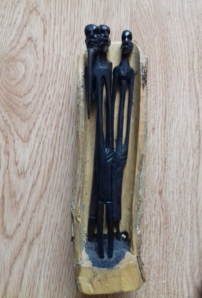 African figures - Image 2