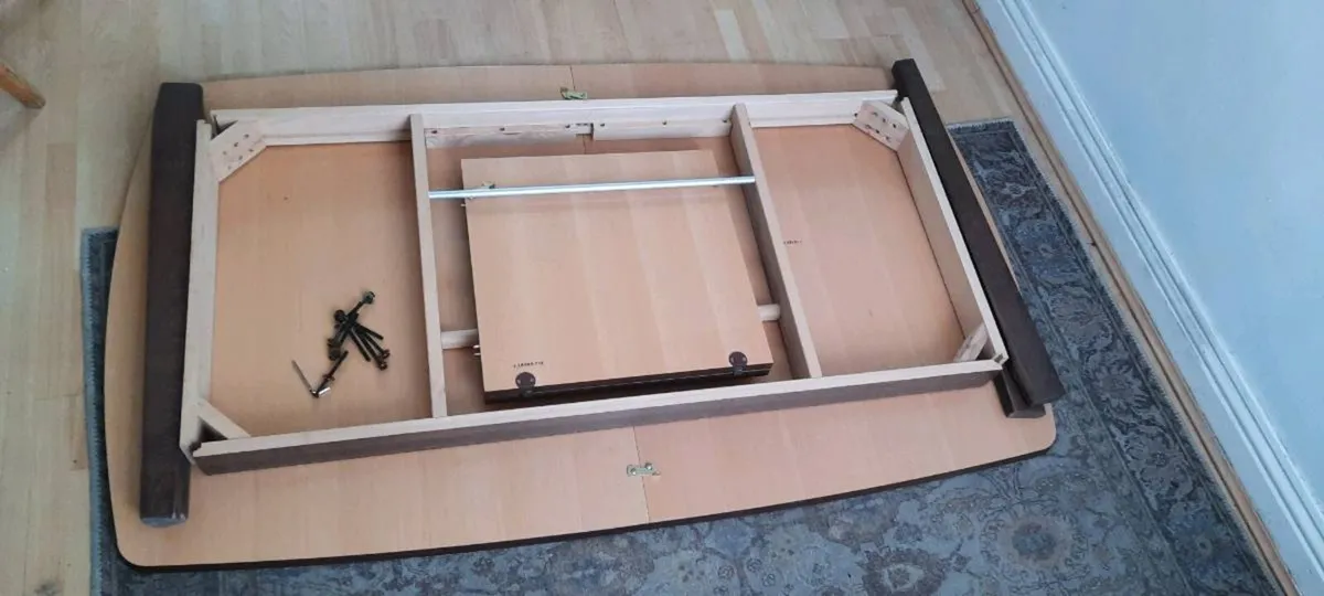 Dining table - Image 4
