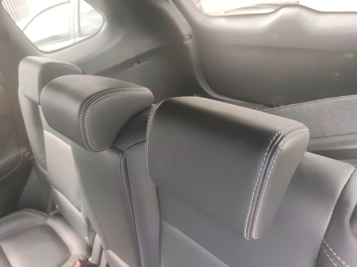 191 Mitsubishi Outlander hybrid - Image 3