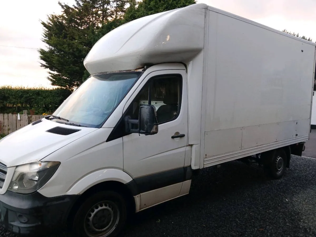 Mercedes sprinter Luton van - Image 3