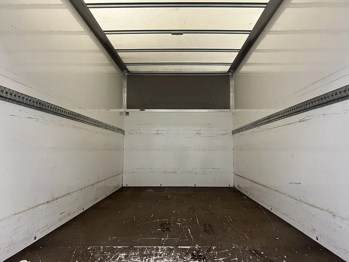 2018 Vauxhall Movano Luton Box Van - Image 3