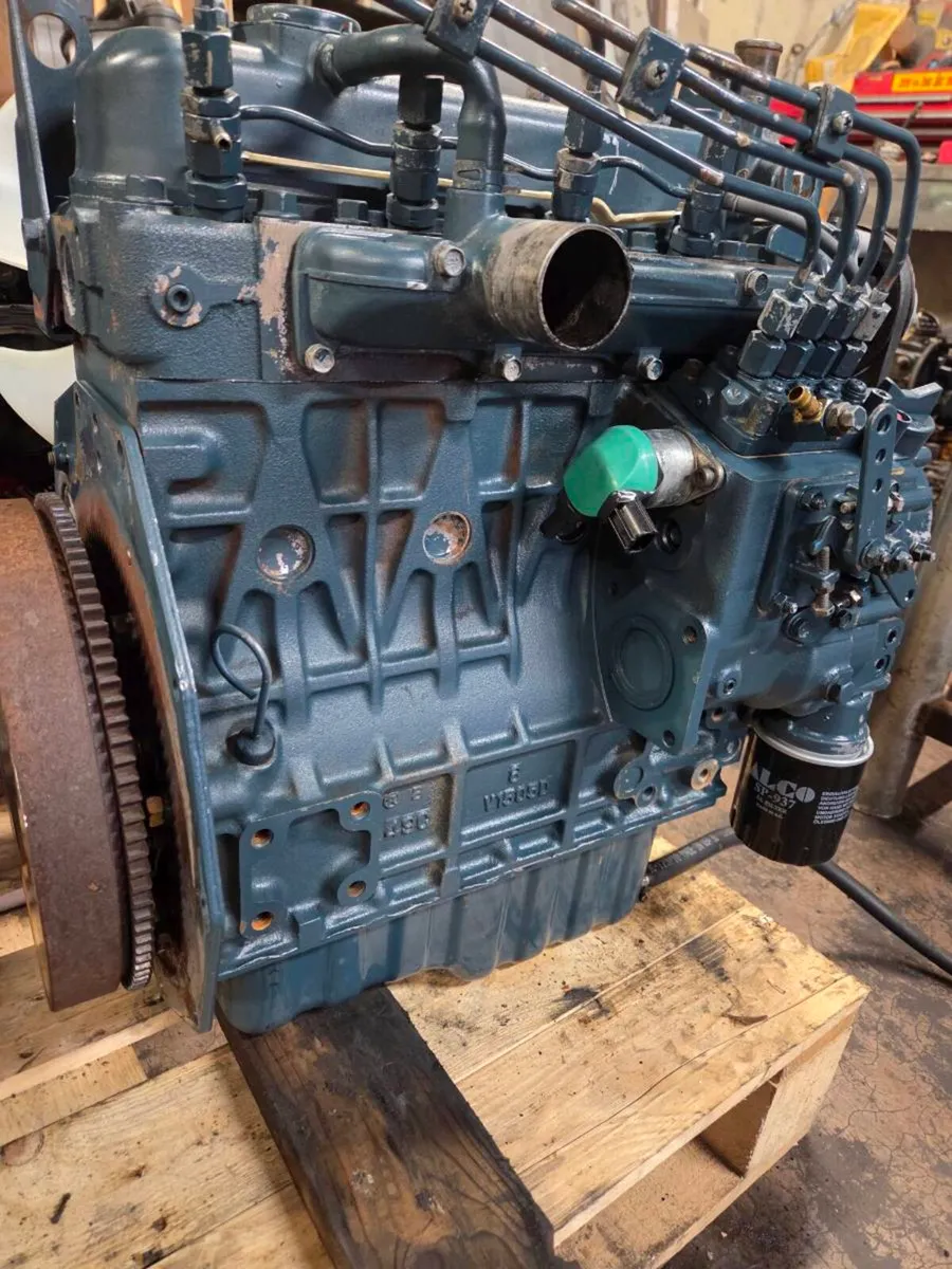 Kubota V1505 4 cylinder diesel engine - Image 2