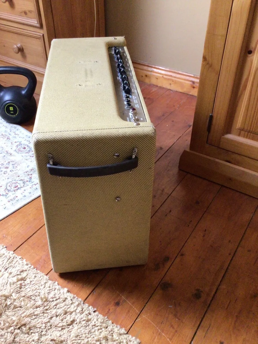 Guitar amplifier - Image 1