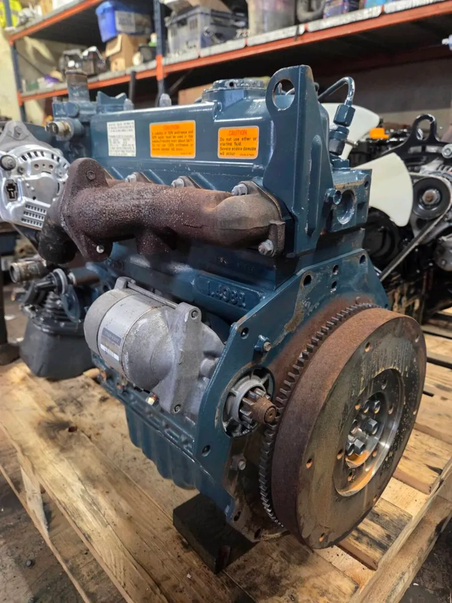 Kubota V1505 4 cylinder diesel engine - Image 4