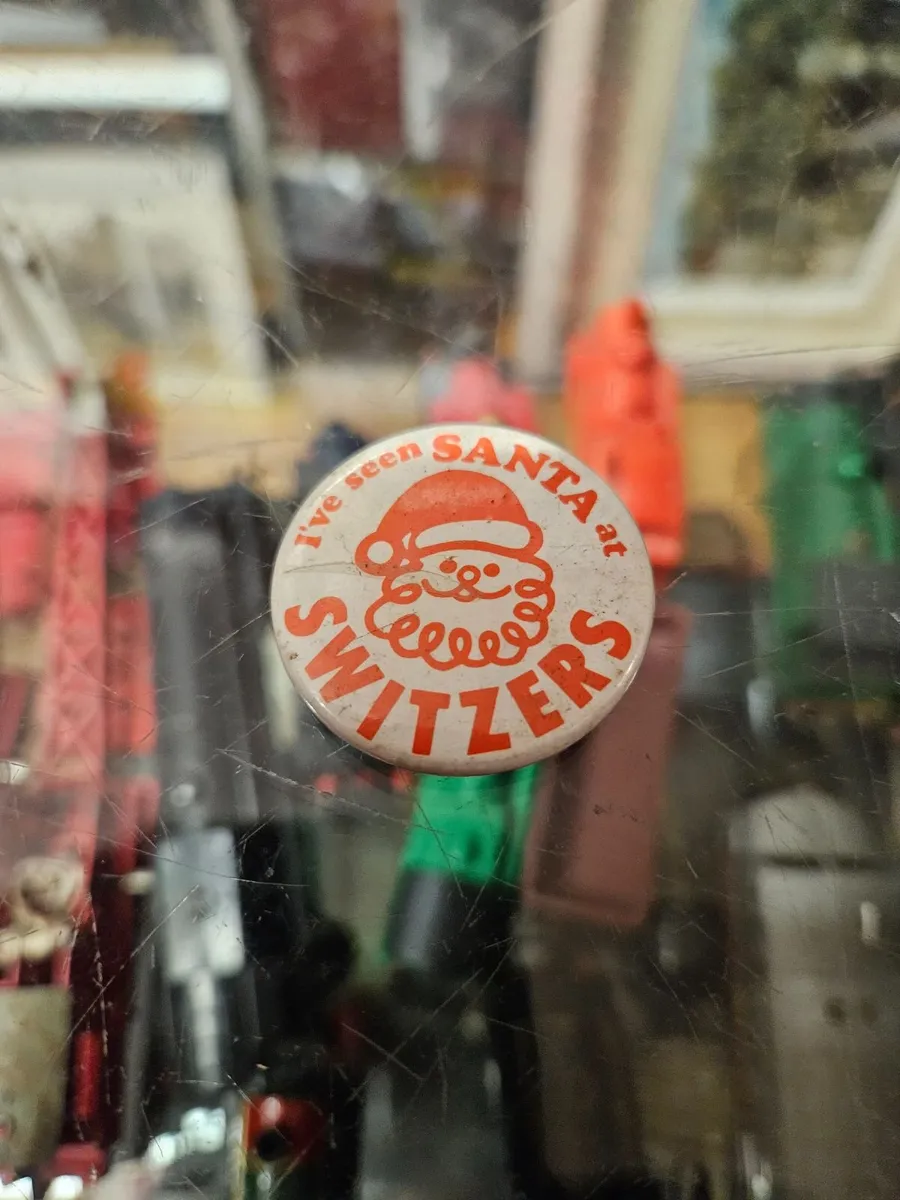 Vintage Switzers Badge - Image 1