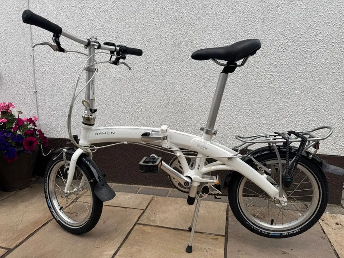 Dahon Curve D3 Folding Bike, Excellent Condition - Image 1