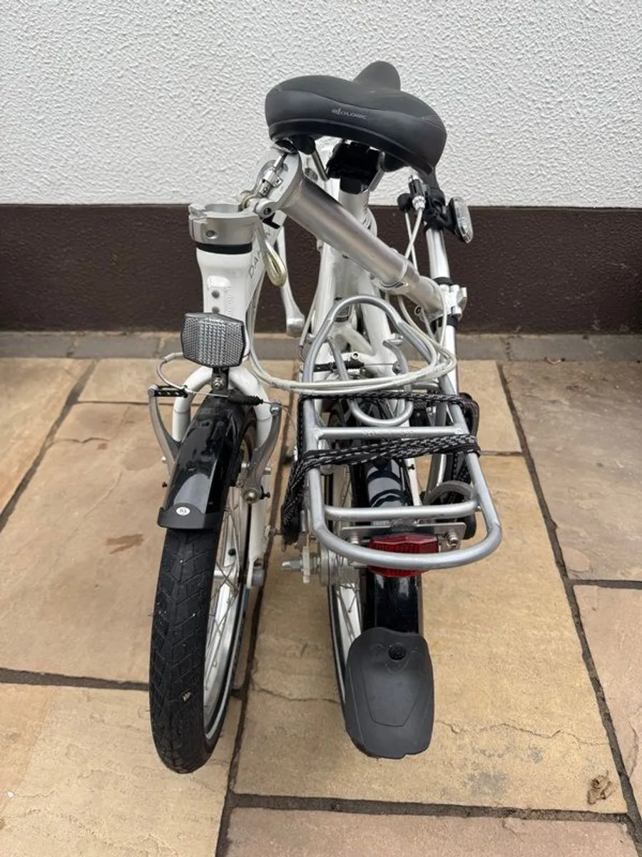 Dahon Curve D3 Folding Bike, Excellent Condition - Image 3