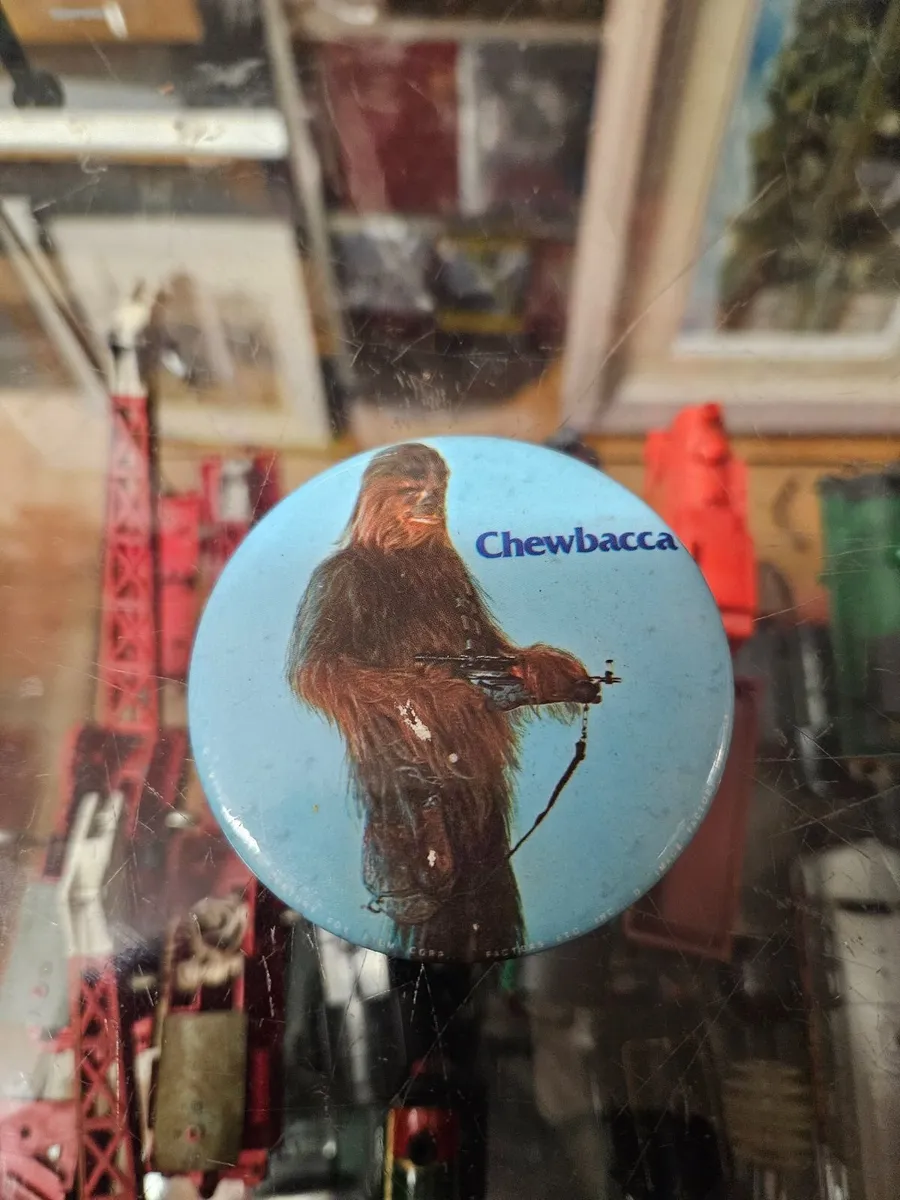 Vintage Star Wars Chewbacca Badge - Image 1