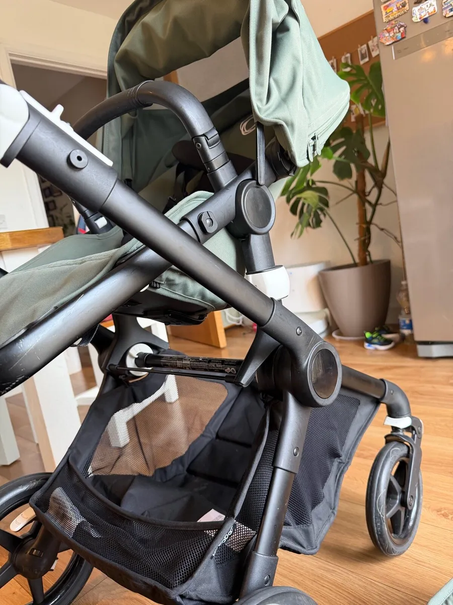 Bugaboo Fox 3 Pushchair With Carrycot, Forest Gree - Image 4