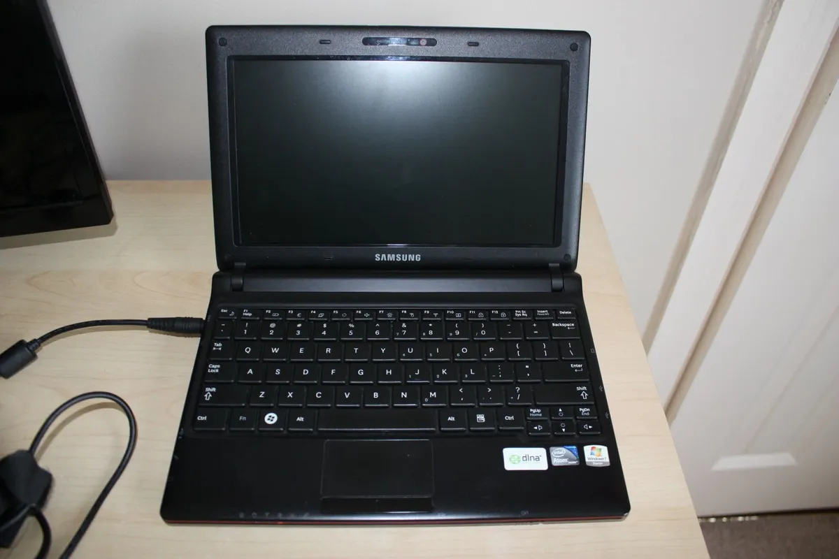 Samsung N150 Plus Netbook 500GB HDD Charger & Bag - Image 3