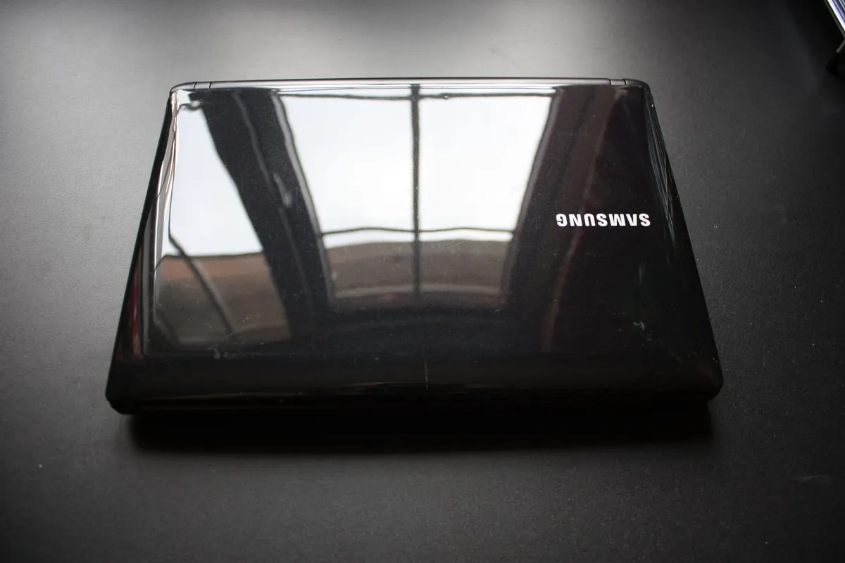 Samsung N150 Plus Netbook 500GB HDD Charger & Bag - Image 2