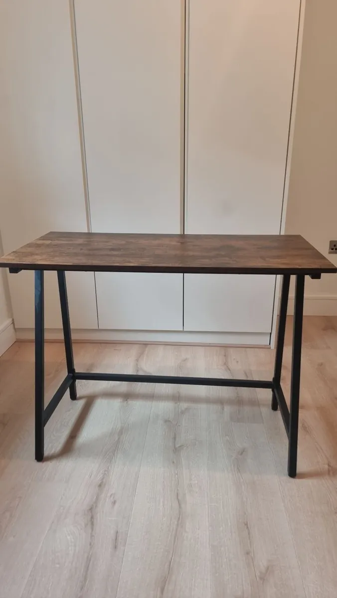 Pristine condition Walnut Desk, Metal Structure - Image 1