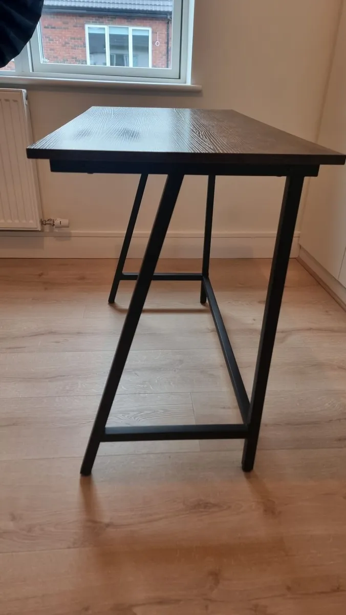 Pristine condition Walnut Desk, Metal Structure - Image 3