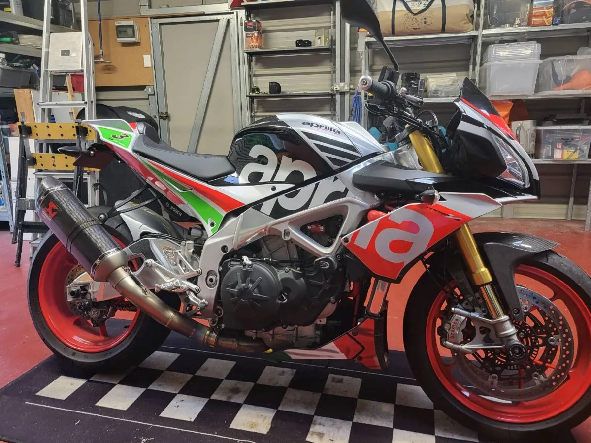 Aprilia Tuono V4 - Image 4