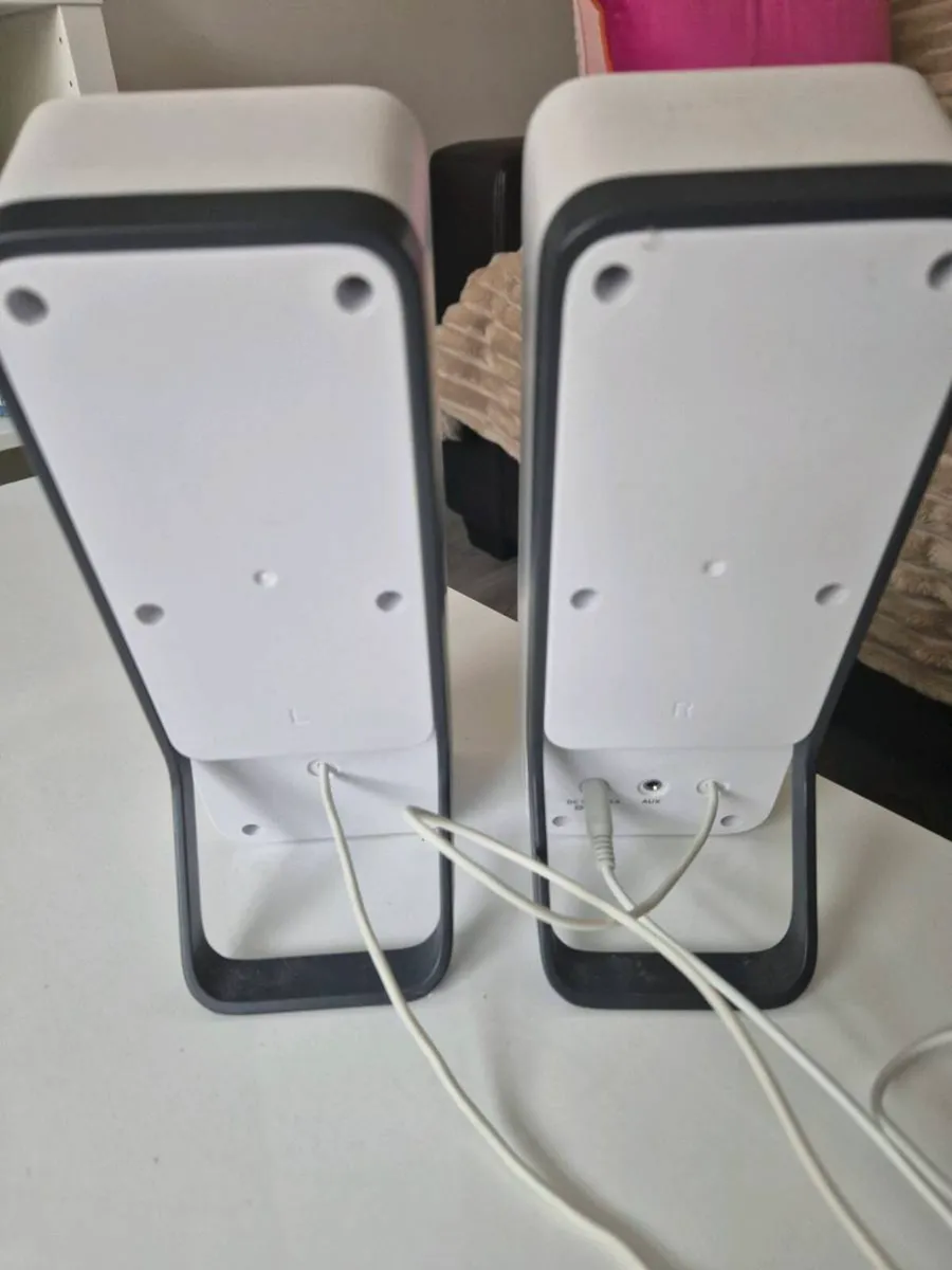 Logitech Z207 Bluetooth Computer Speakers White - Image 2