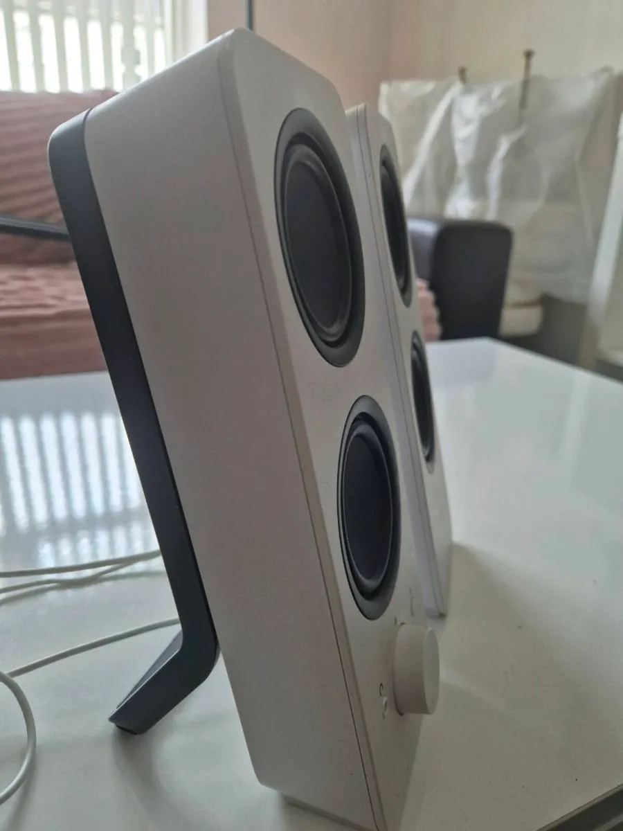 Logitech Z207 Bluetooth Computer Speakers White - Image 3