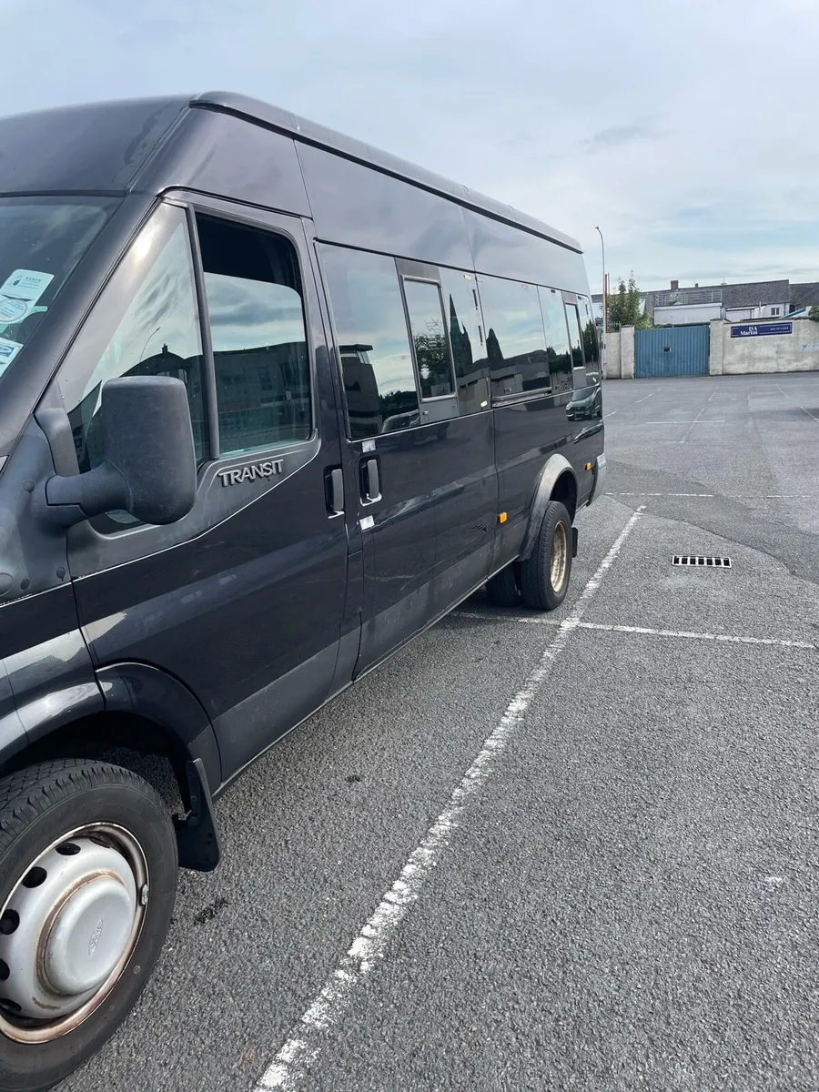 Mini bus - Image 2