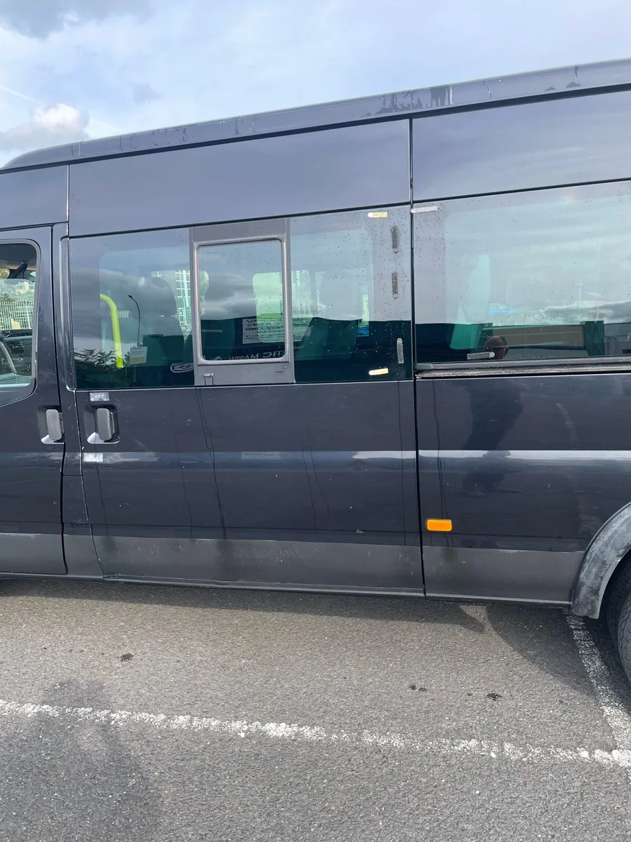 Mini bus - Image 3