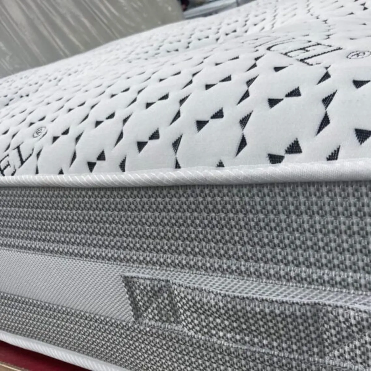 2000 Ruby Pocket Spring Mattress - Image 4