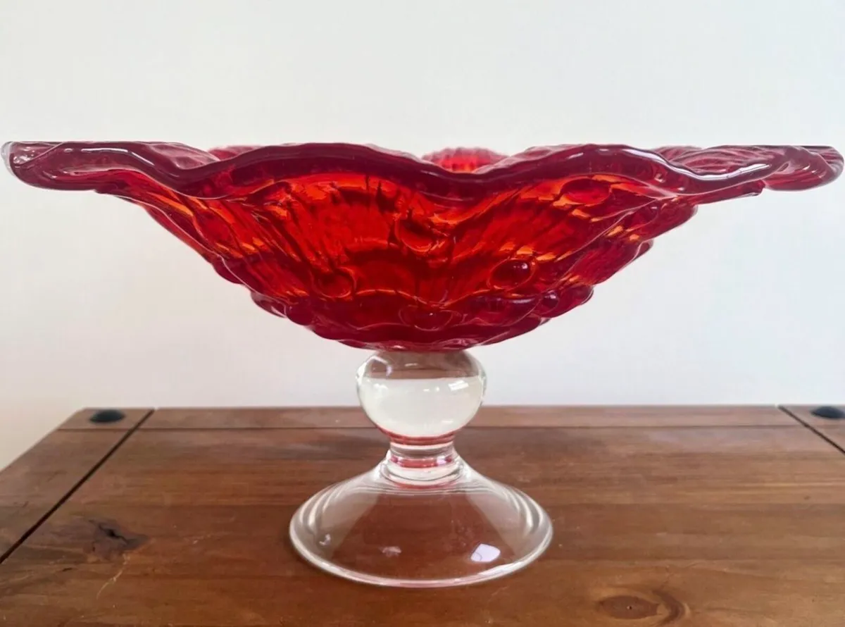 Vintage L.E. Smith Amberina Glass Compote - Image 2