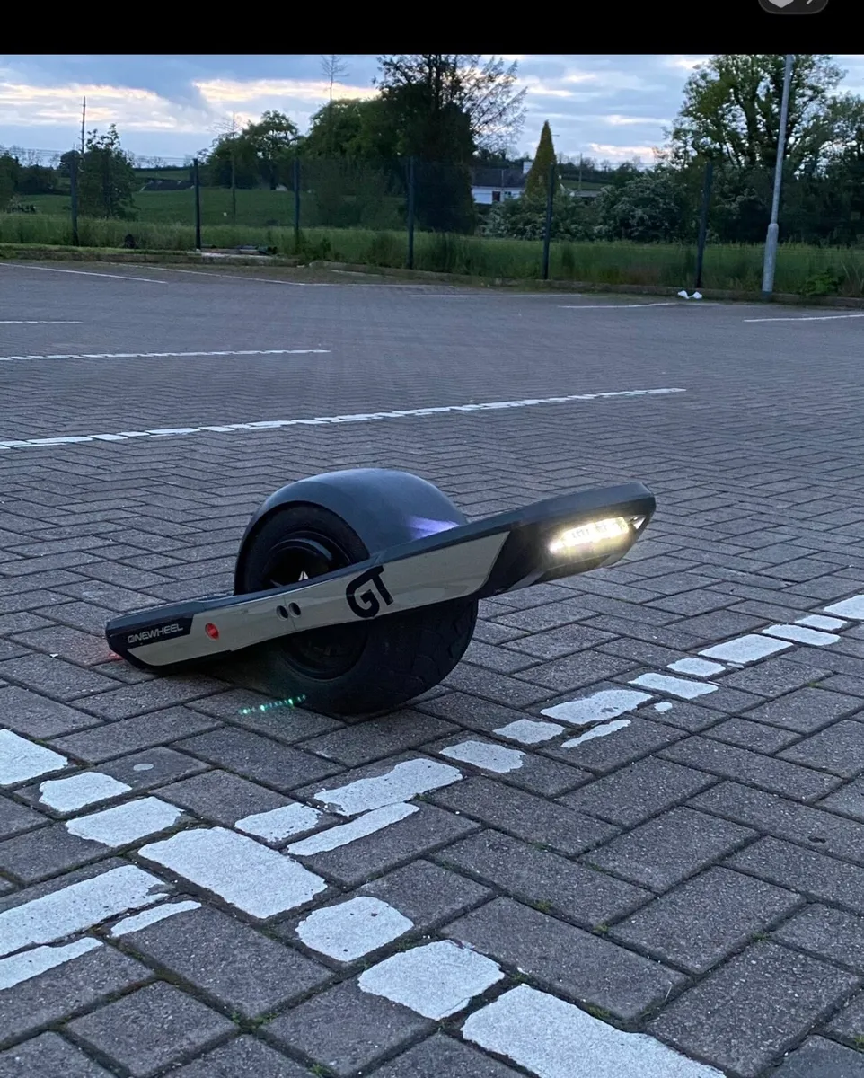 Future Motion Onewheel GT Electric Skateboard - Image 3