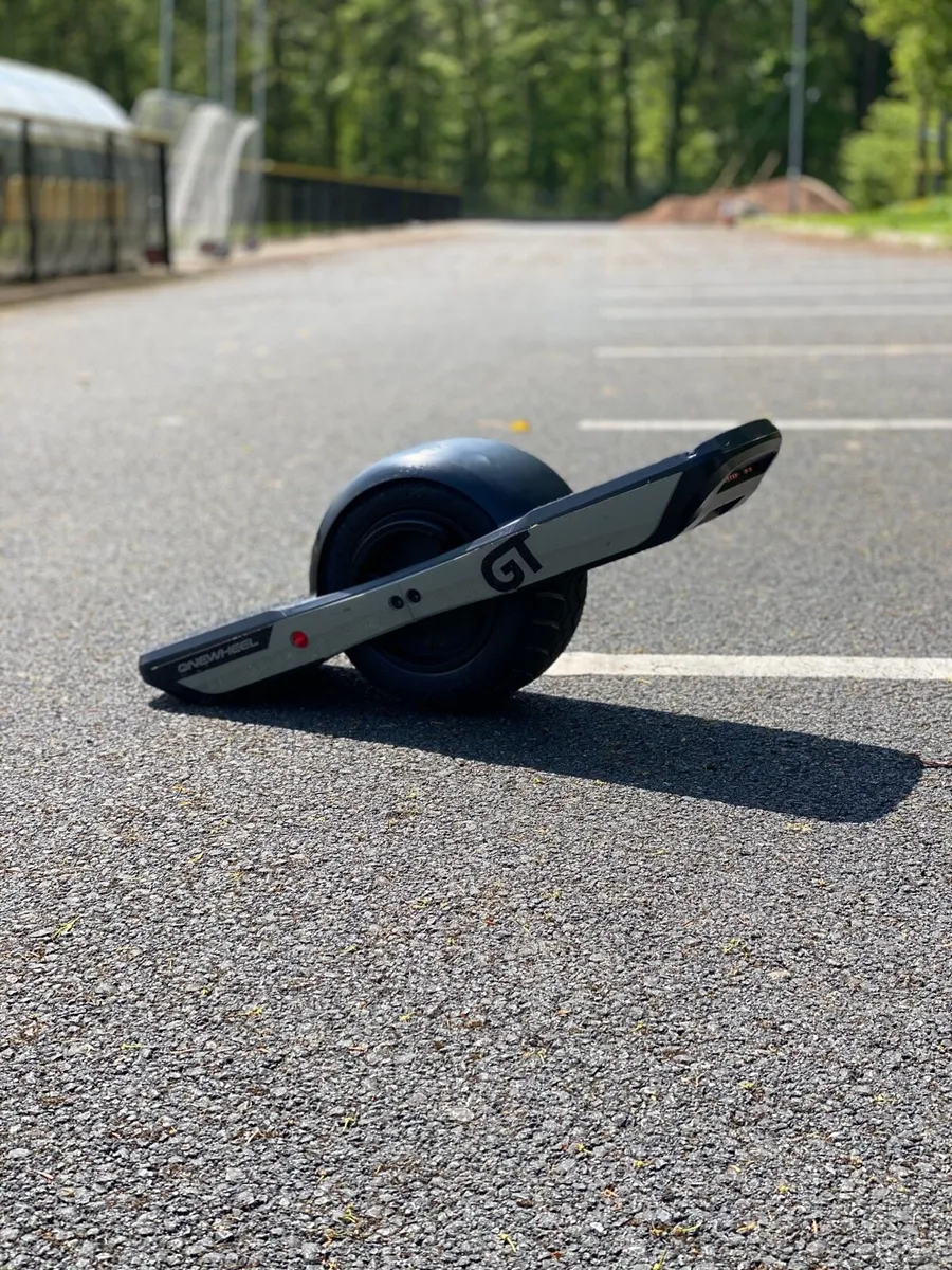 Future Motion Onewheel GT Electric Skateboard - Image 4