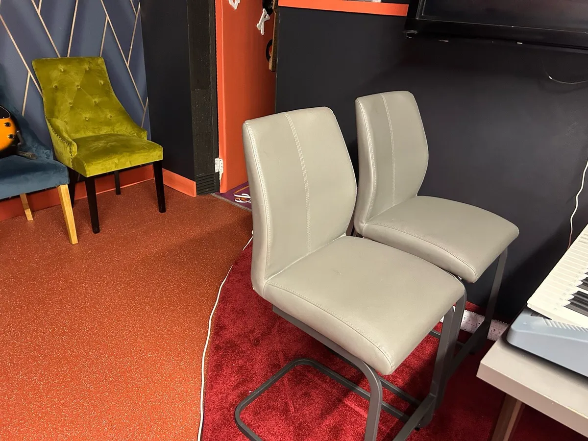 Chairs - Image 3