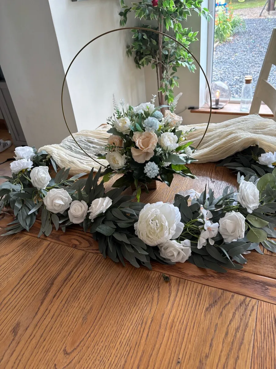 Wedding Flowers & Easel Hire - Image 1