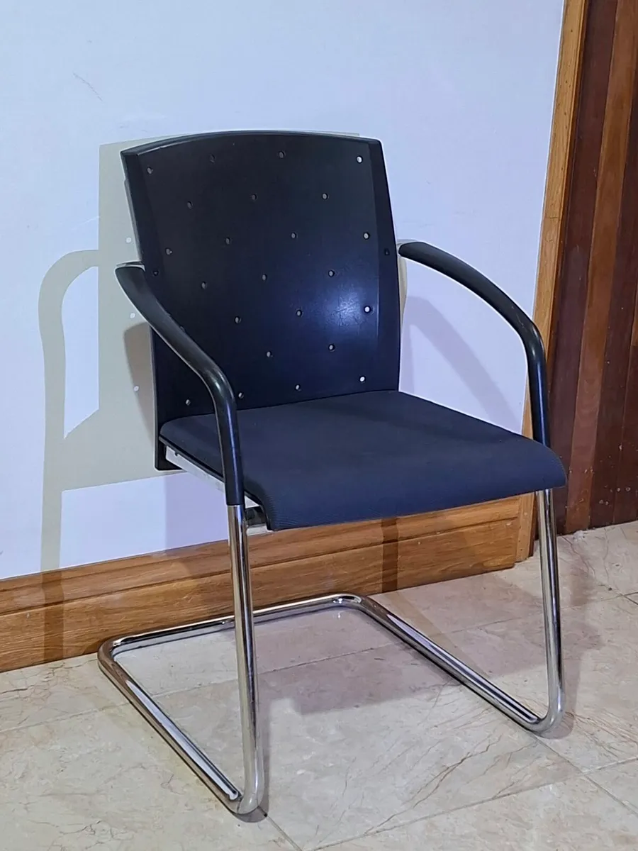 TENSA Cantilever Meeting Room Chair - Image 1
