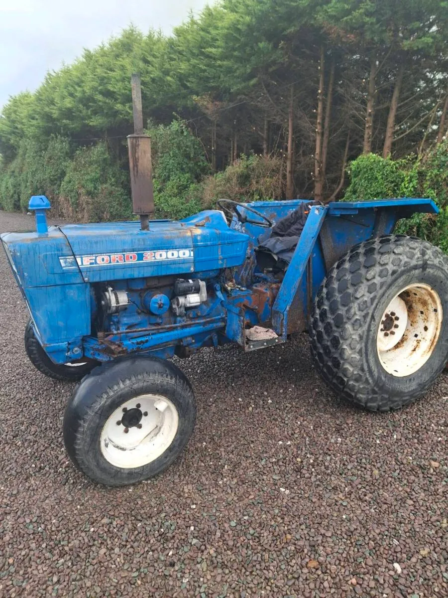 Ford 2000 - Image 1