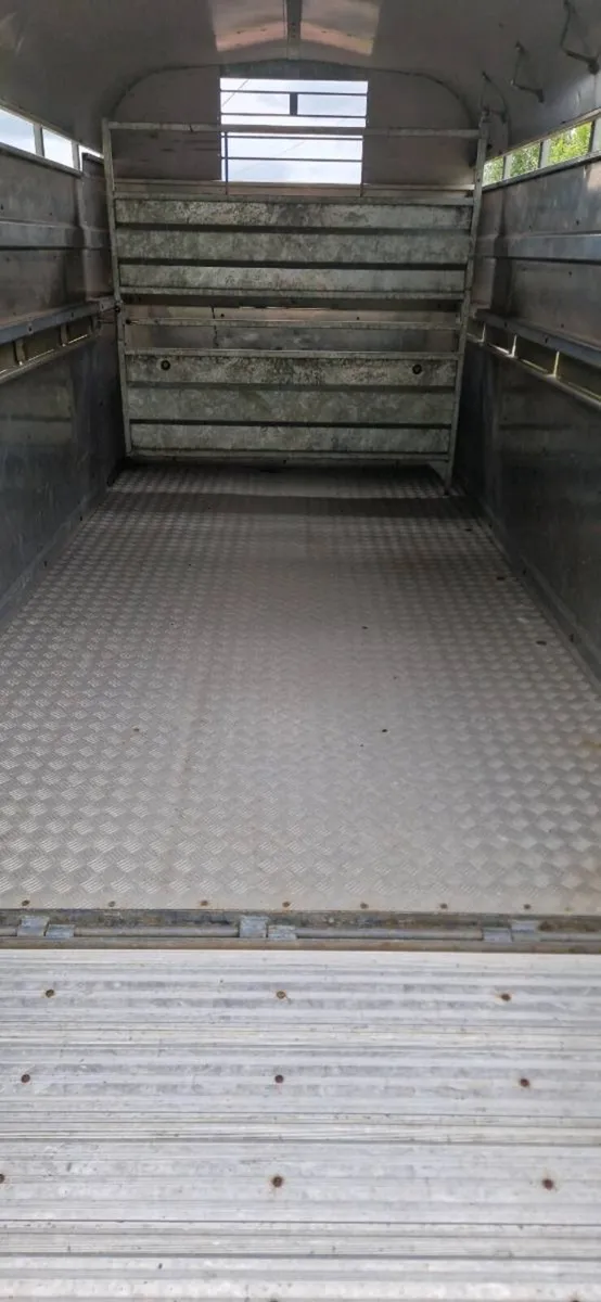Nugent Livestock Trailer - Image 2