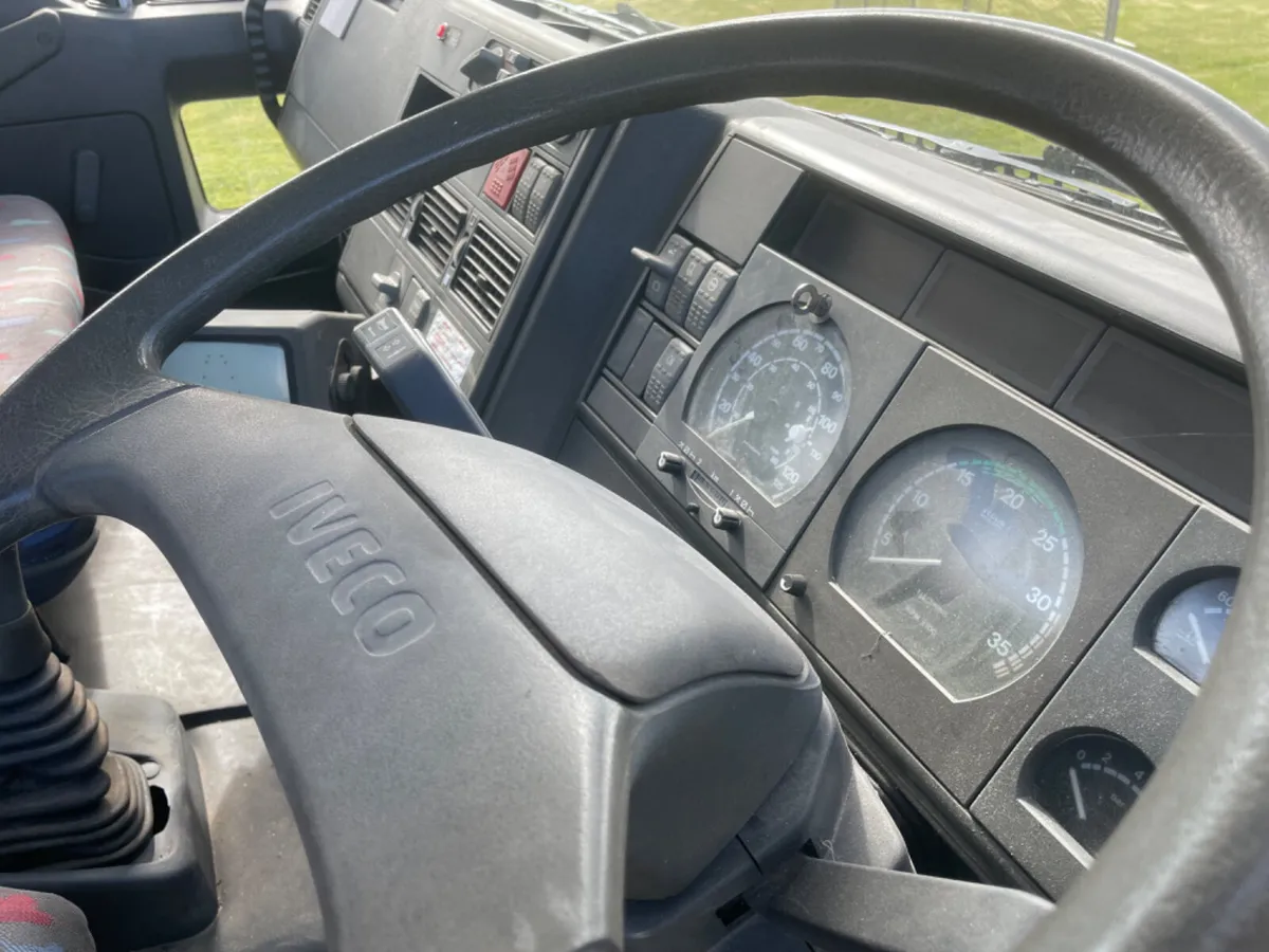 2003 iveco cargo 120 E18 skip loader - Image 4