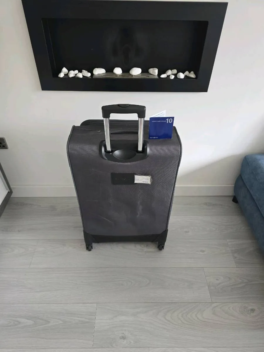 Genuine Samsonite Large Suitcase - Image 2