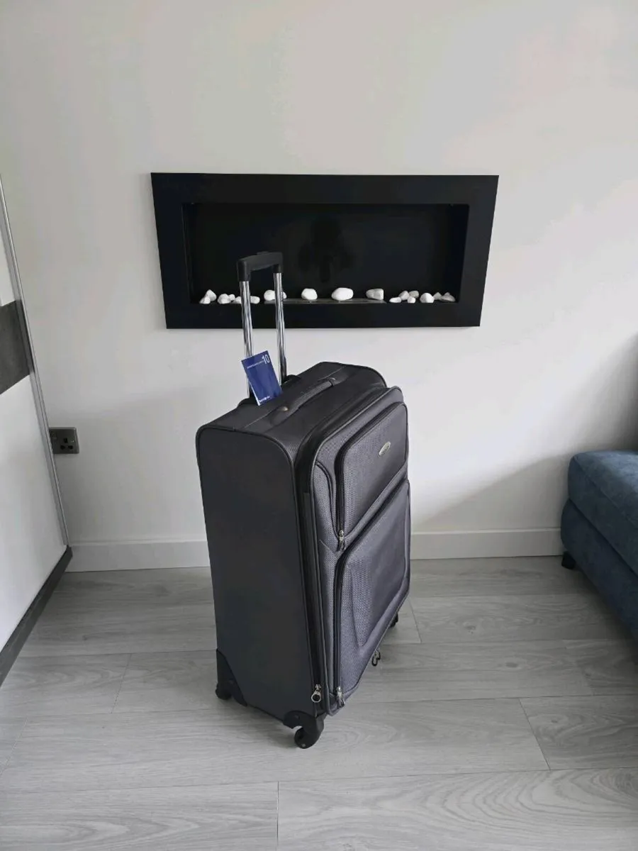 Genuine Samsonite Large Suitcase - Image 3