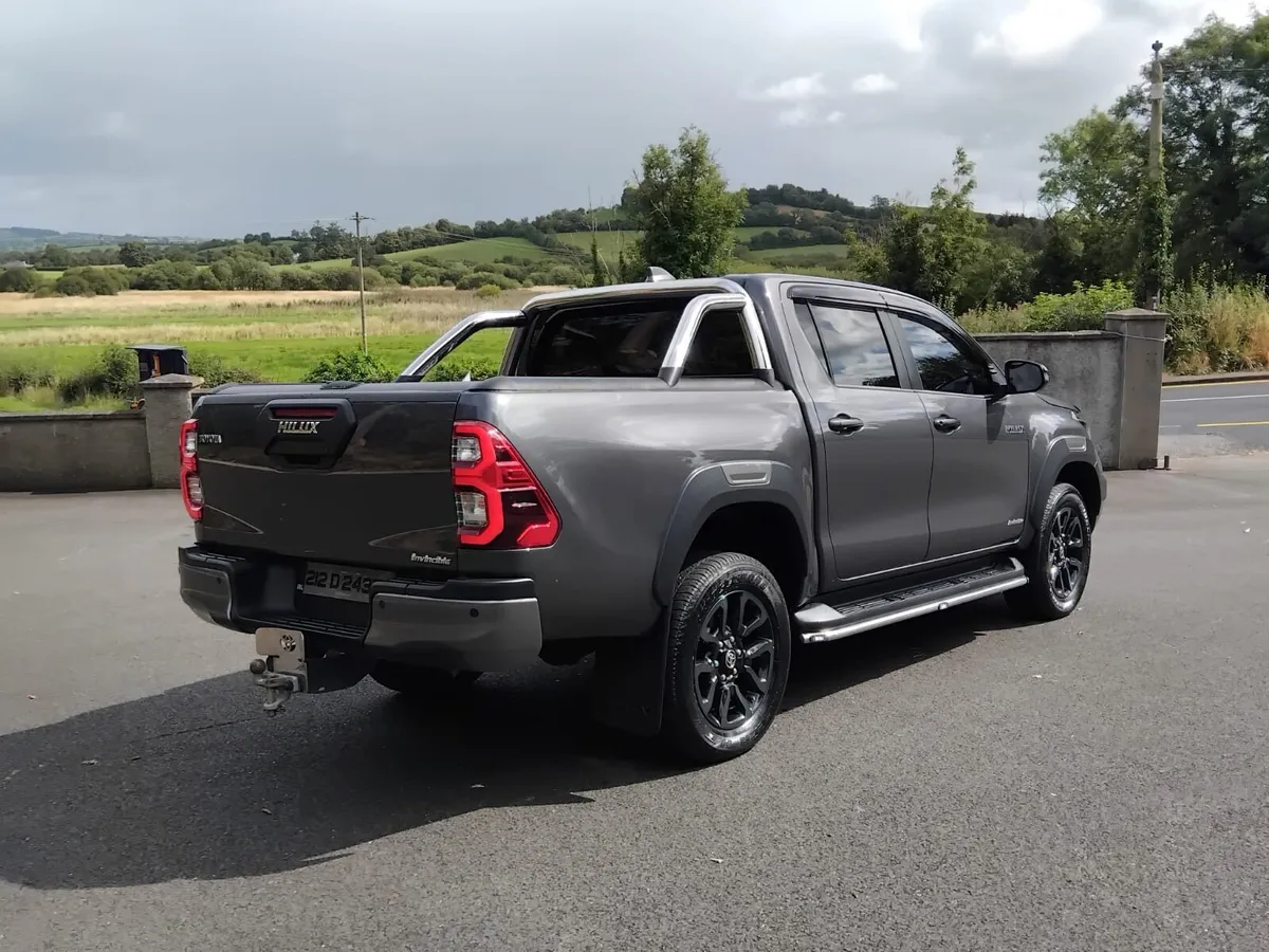 2021 hilux invincible no vat - Image 4