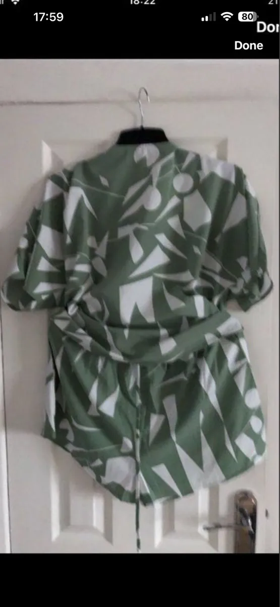 Ladies shorts and jacket size XL €10 - Image 1