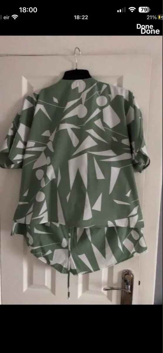 Ladies shorts and jacket size XL €10 - Image 2