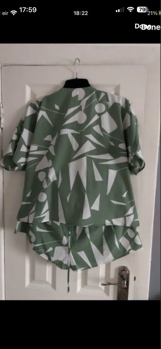Ladies shorts and jacket size XL €10 - Image 4