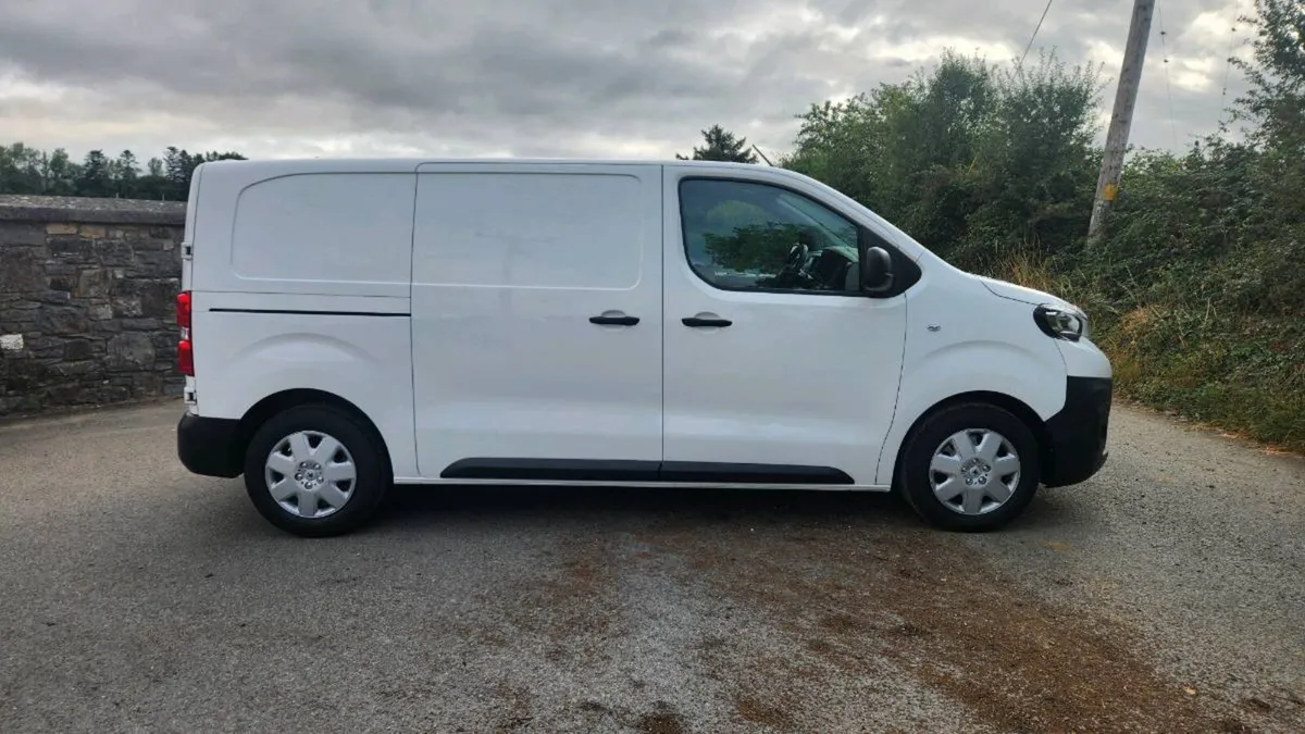 2022 Peugeot Expert Active 1.5HDI - Image 2