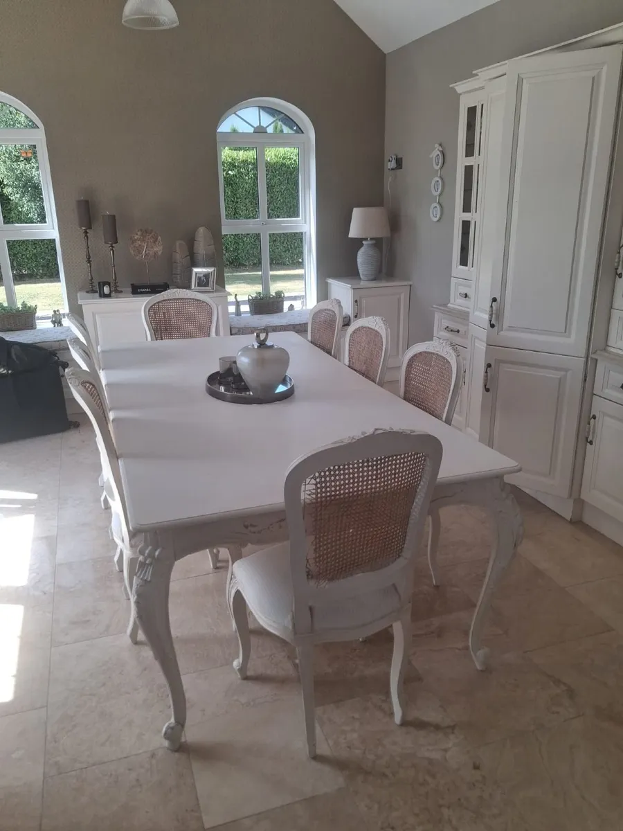 French syle dining kitchen table & chairs - Image 1
