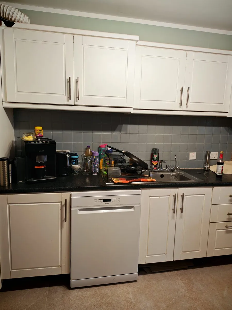Kitchen furniture - Image 1