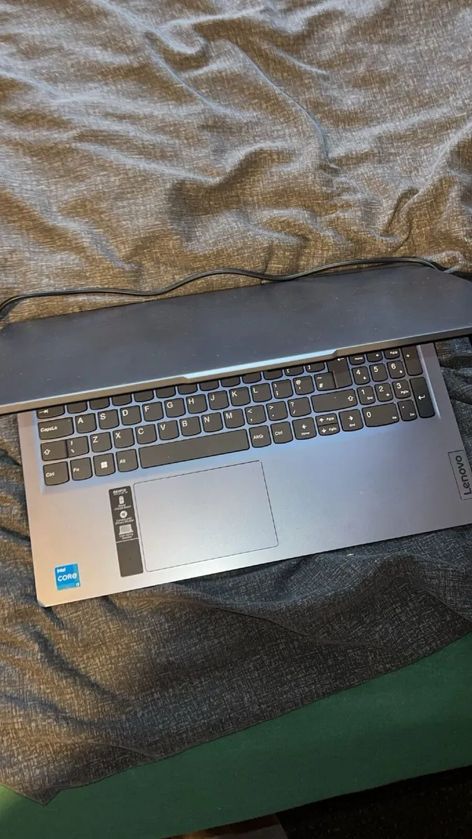 Laptop - Image 4