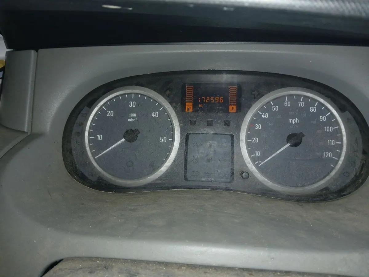Vivaro for spares/repairs - Image 4