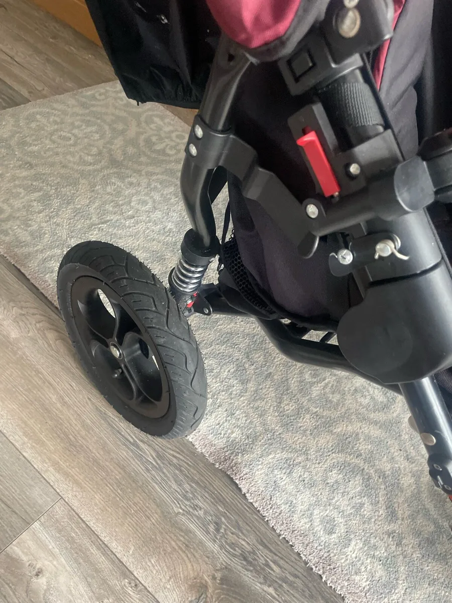 Outnabout Nipper Double V6 Pushchair - Image 3