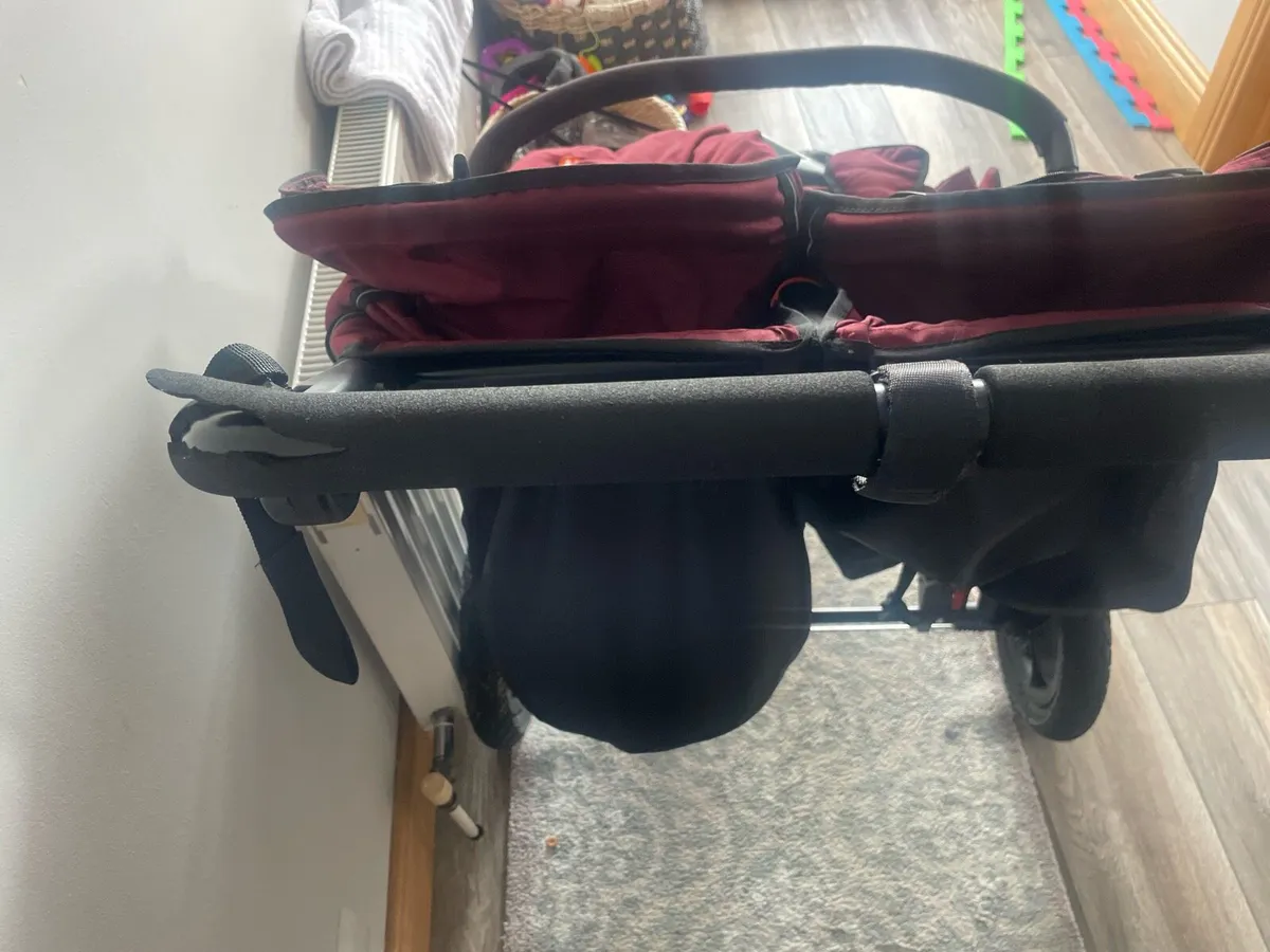 Outnabout Nipper Double V6 Pushchair - Image 4